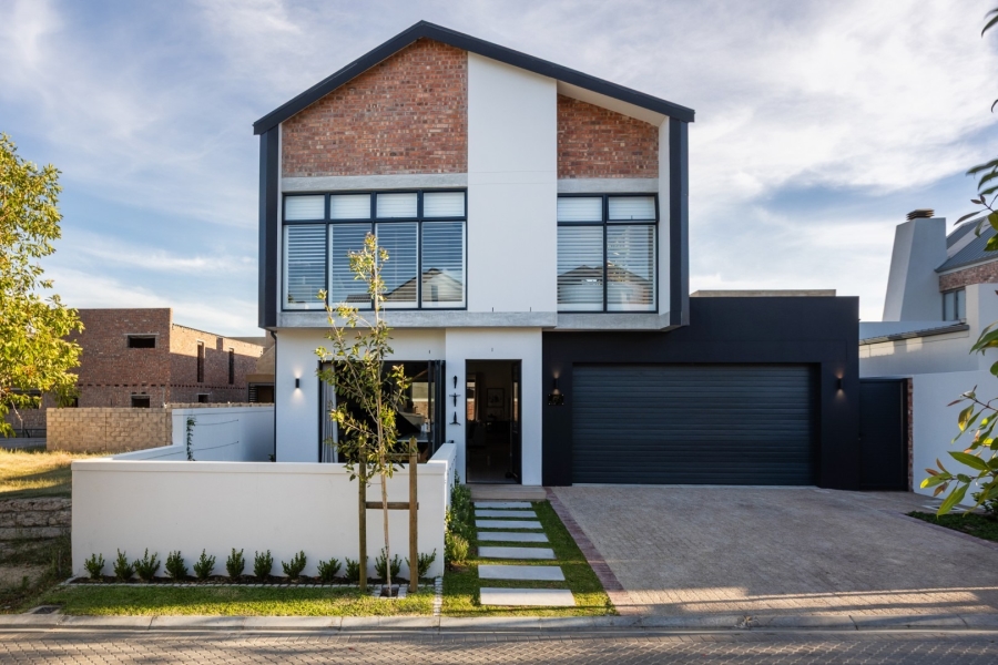 3 Bedroom Property for Sale in Lemoenkloof Western Cape